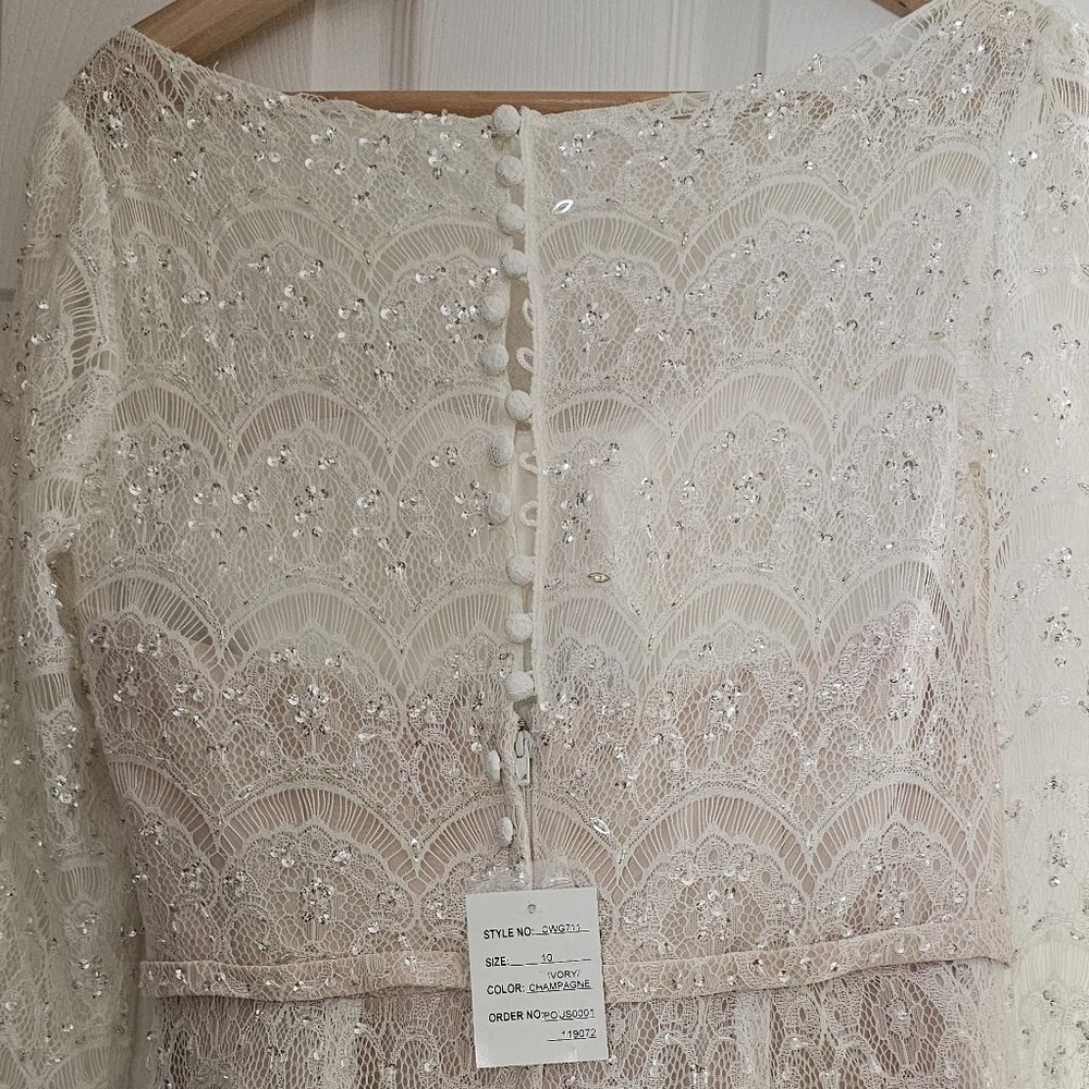 NWT Oleg Cassini Gown Sweeping w/Veil Sz 10